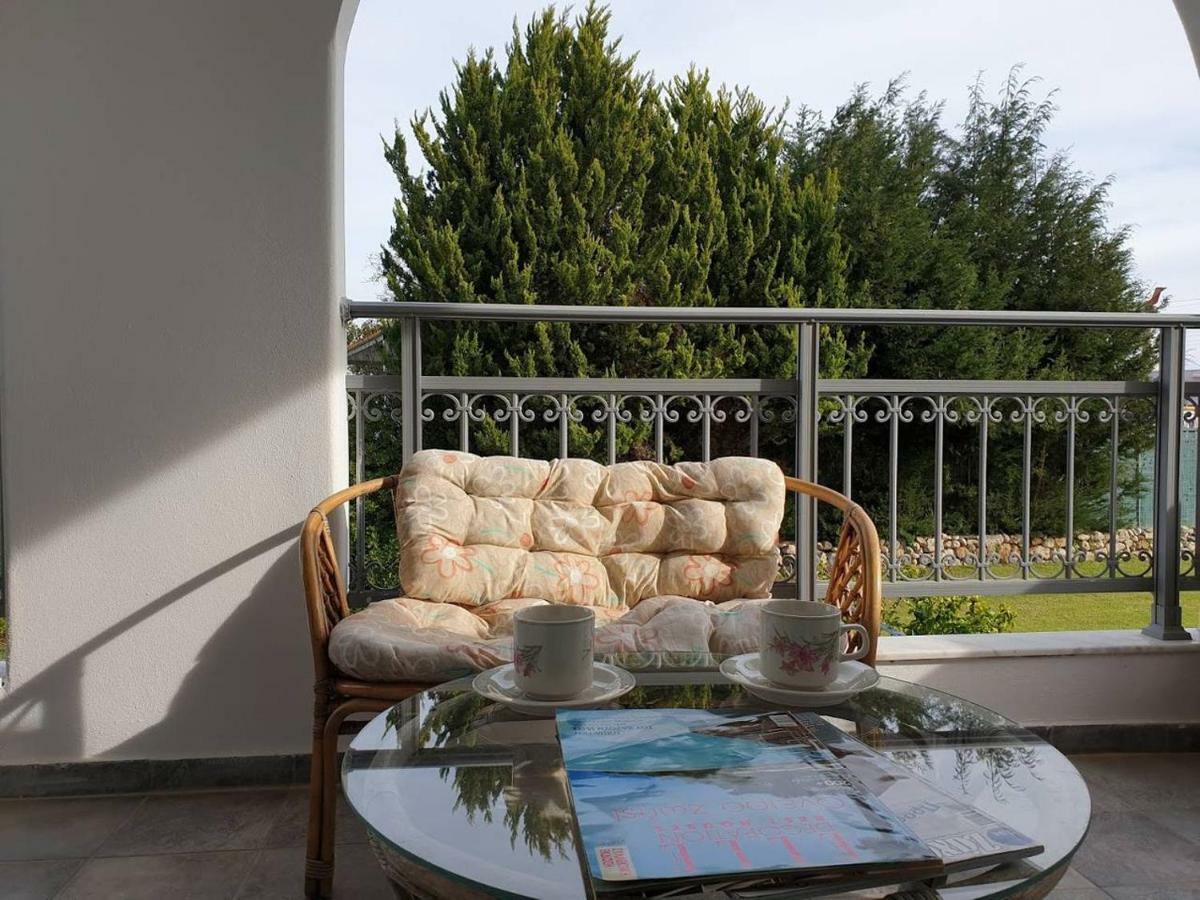 Sea Breeze Villa Haraki Esterno foto